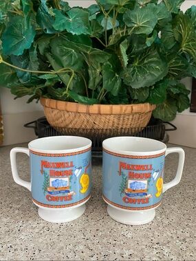 Set VINTAGE=MAXWELL HOUSE Porcelain Pedestal Advertising Mugs